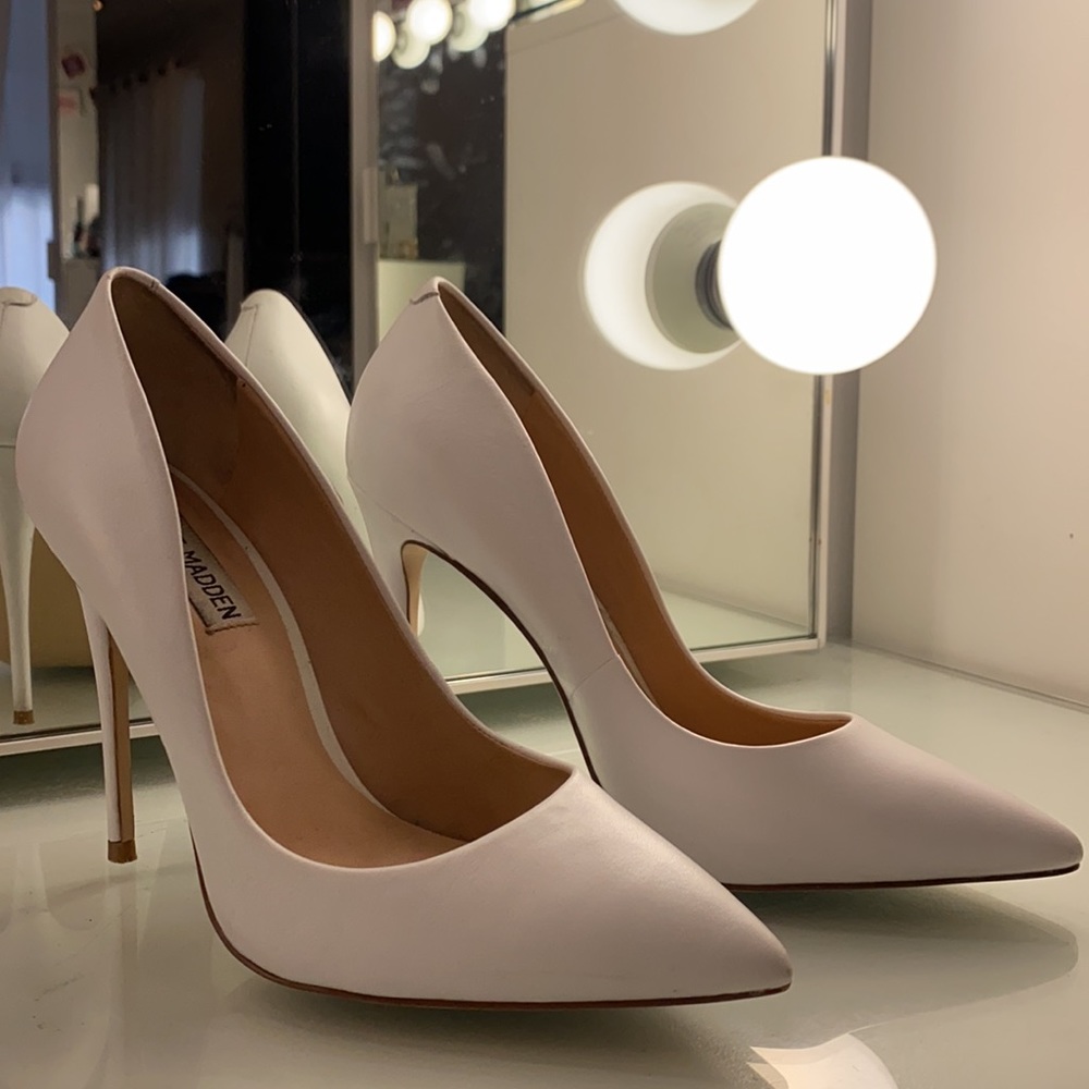 Steve Madden Pardee White Point Heels size 6.5